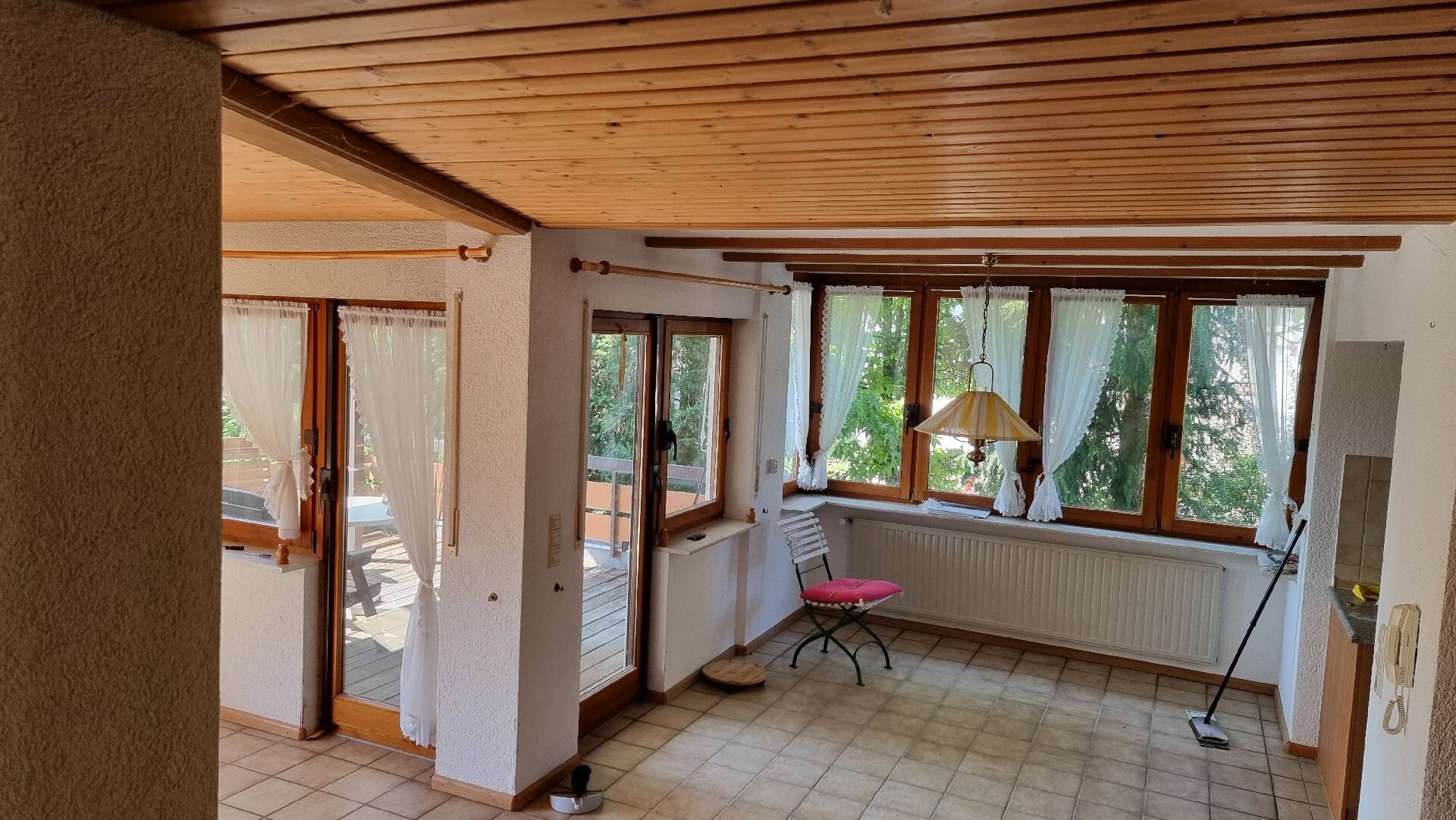 EG Blick Ess- Wohnbereich mit Blick zum Balkon